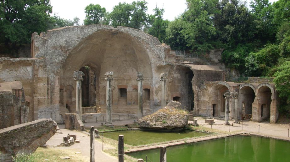 Hadrijanova vila- Serapeum (umjetna špilja) Hadrijanova vila- Serapeum (umjetna špilja)