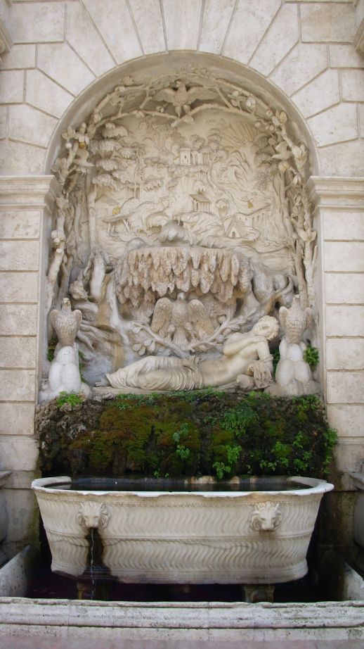 u Villi d'Este u Villi d'Este