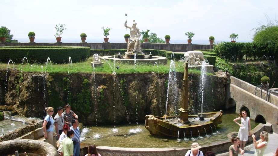 Villa d'Este - fontana Rometta (mali Rim) Villa d'Este - fontana Rometta (mali Rim)