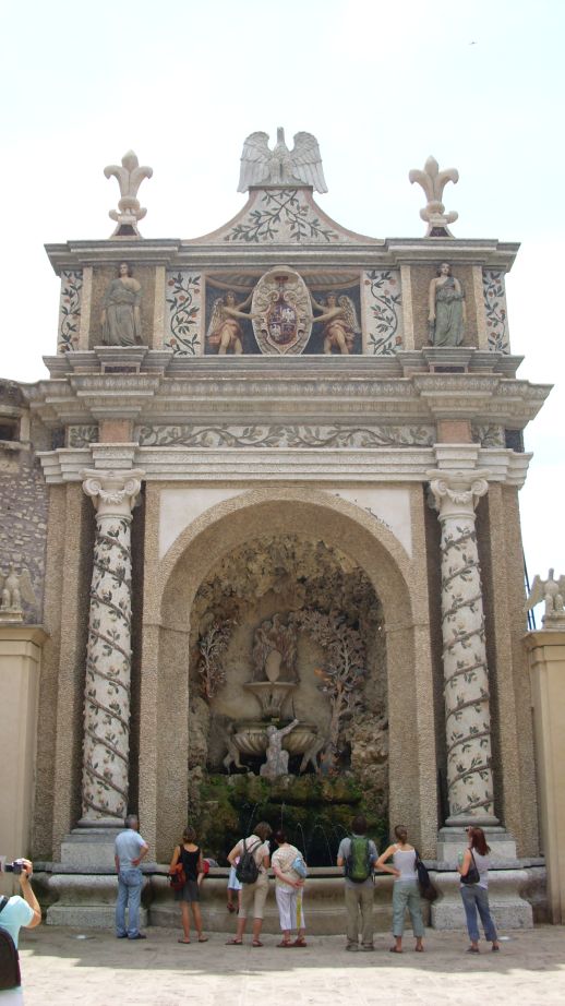 Villa d'Este - Sovina fontana Villa d'Este - Sovina fontana