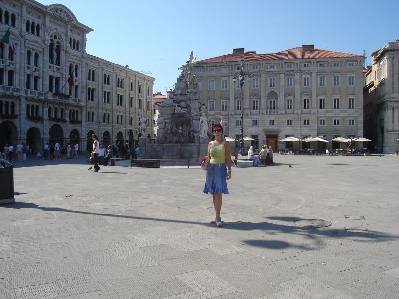 Fontana 4 kontinenta, na Trgu Ujedinjenjene Italije Fontana 4 kontinenta, na Trgu Ujedinjenjene Italije