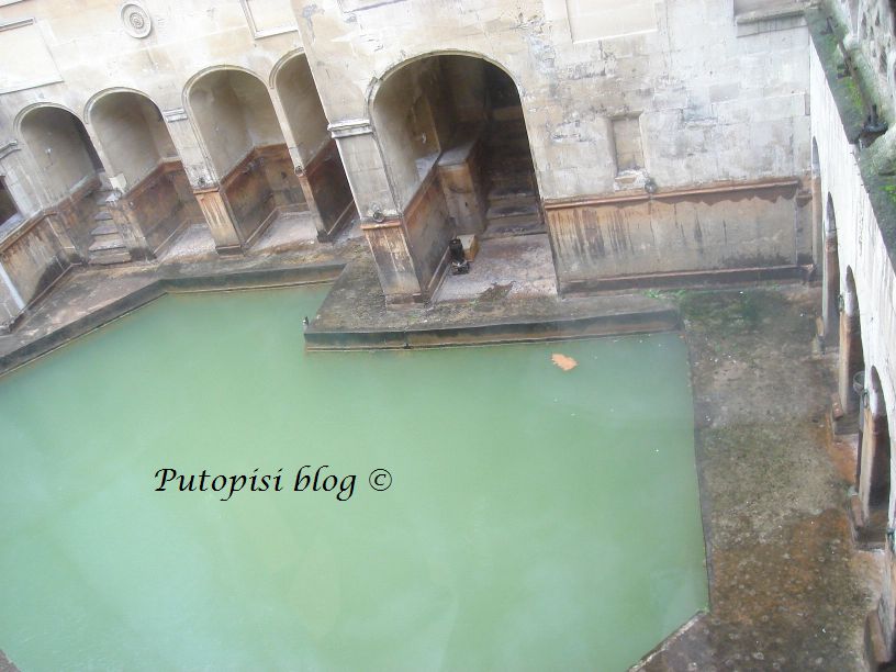 bazen unutar spa centra Bazen unutar spa centra