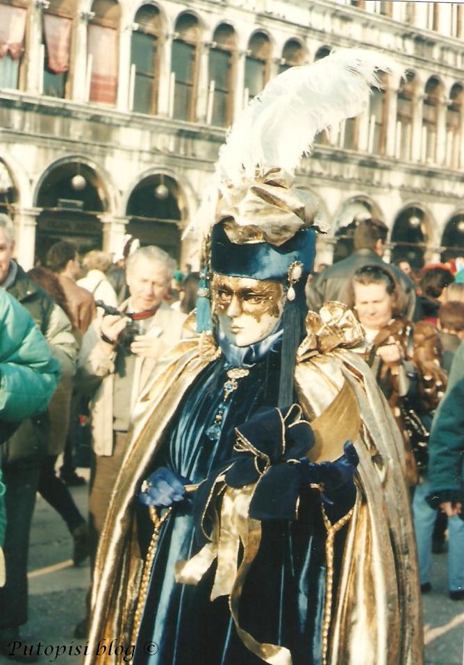 pod maskom 3