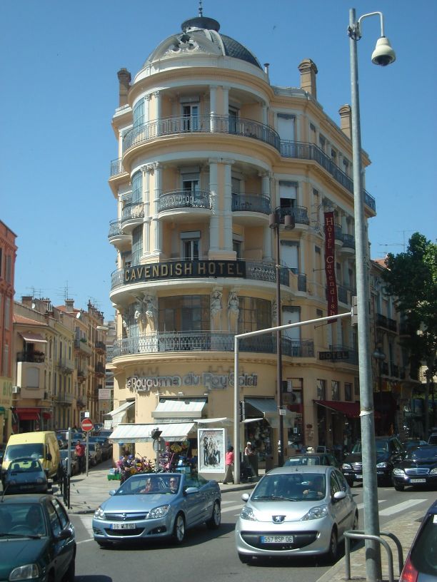 Hotel na uglu