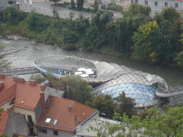 Pogled s Schlossberga na Murainsel Pogled s Schlossberga na Murainsel