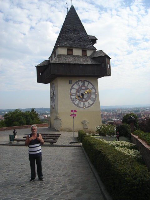 Uhrturm, toranj sa satom Uhrturm, toranj sa satom