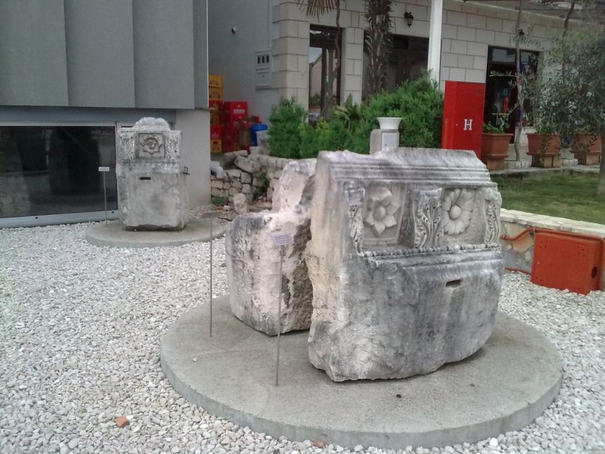 dijelovi arheolo_ke zbirke Narone Dijelovi arheološke zbirke Narone