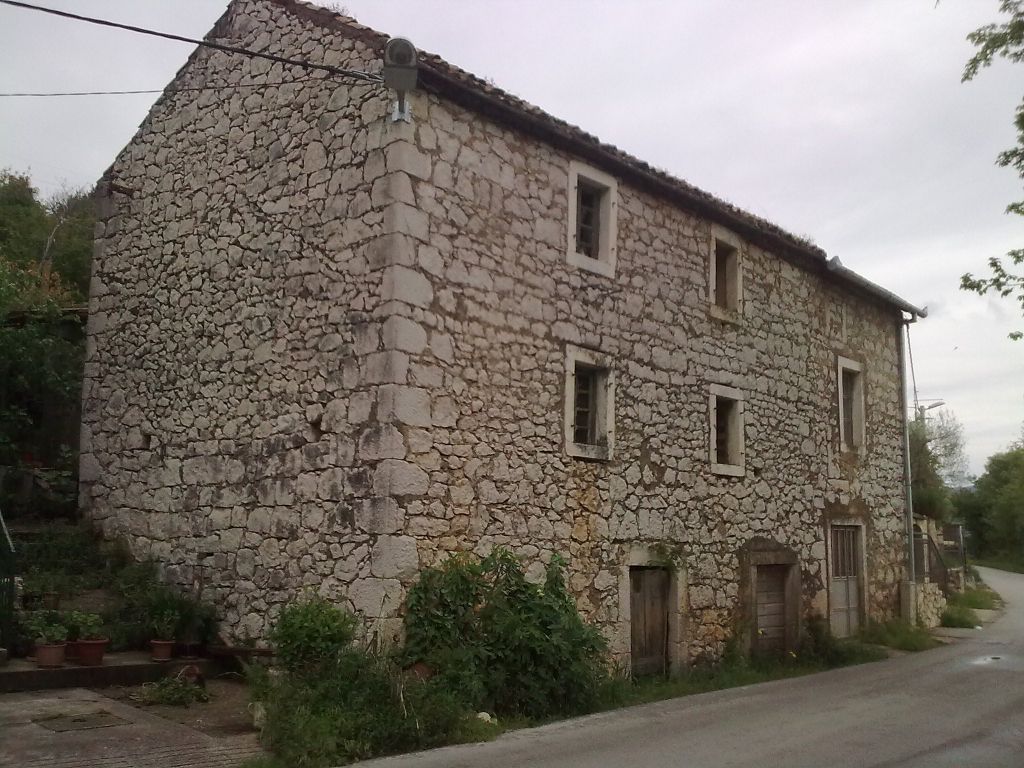 stara ku_a Stara kuća