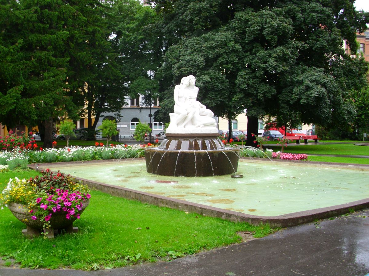 U parku