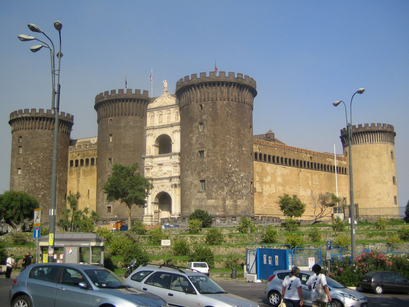 CASTEL MACCHIO ANGIOINO