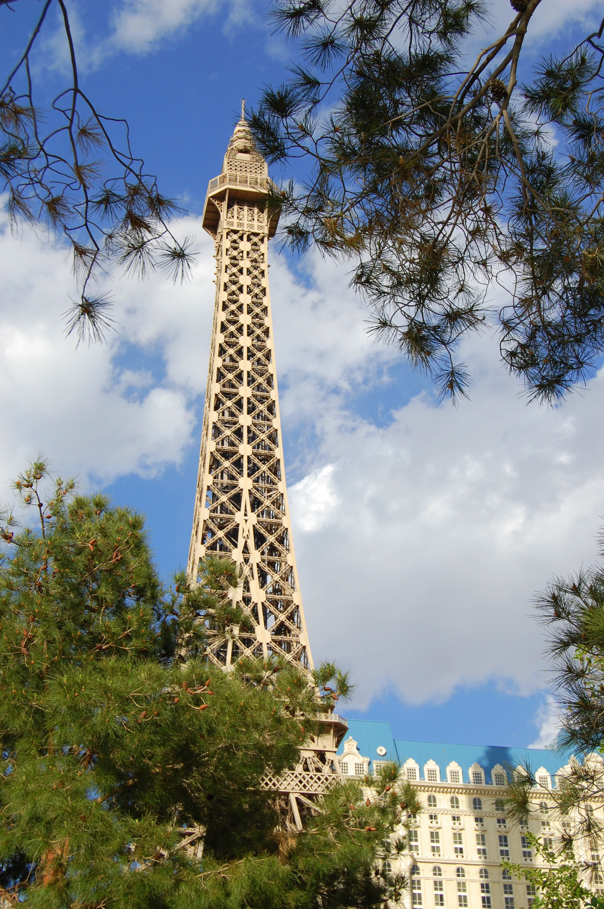 Paris Paris