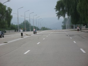 malo smo dosle pomesti auto cestu Malo smo došle pomesti auto cestu