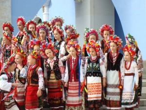 Djecji zbor pred crkvom sv. Mihaela Djecji zbor pred crkvom sv. Mihaela
