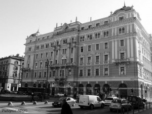 U centru